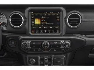 More photos of 2023 Jeep Gladiator High Altitude at Capital City Motor Company, IA