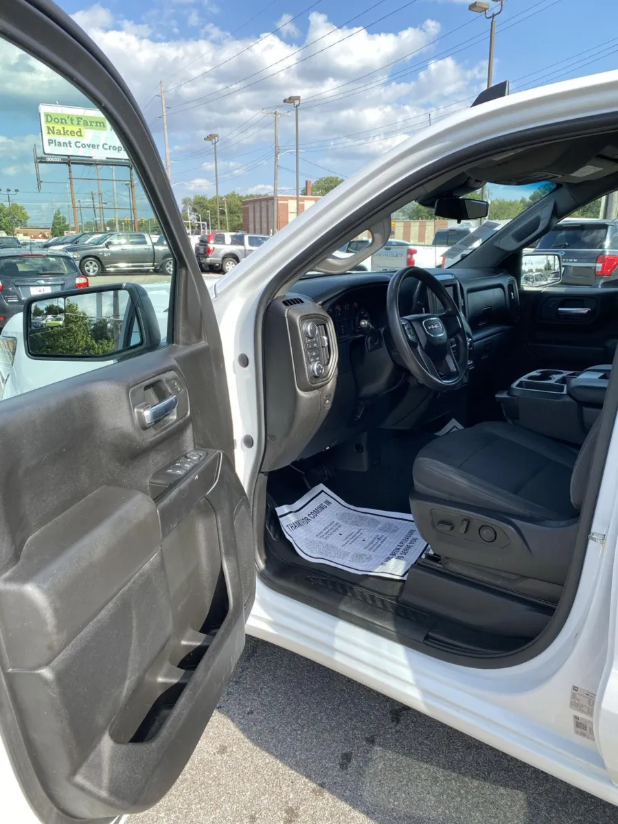 GMC Sierra photo 11
