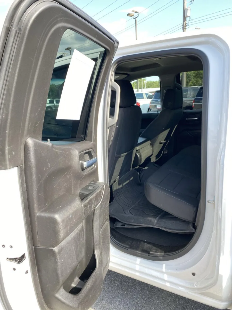 GMC Sierra photo 13