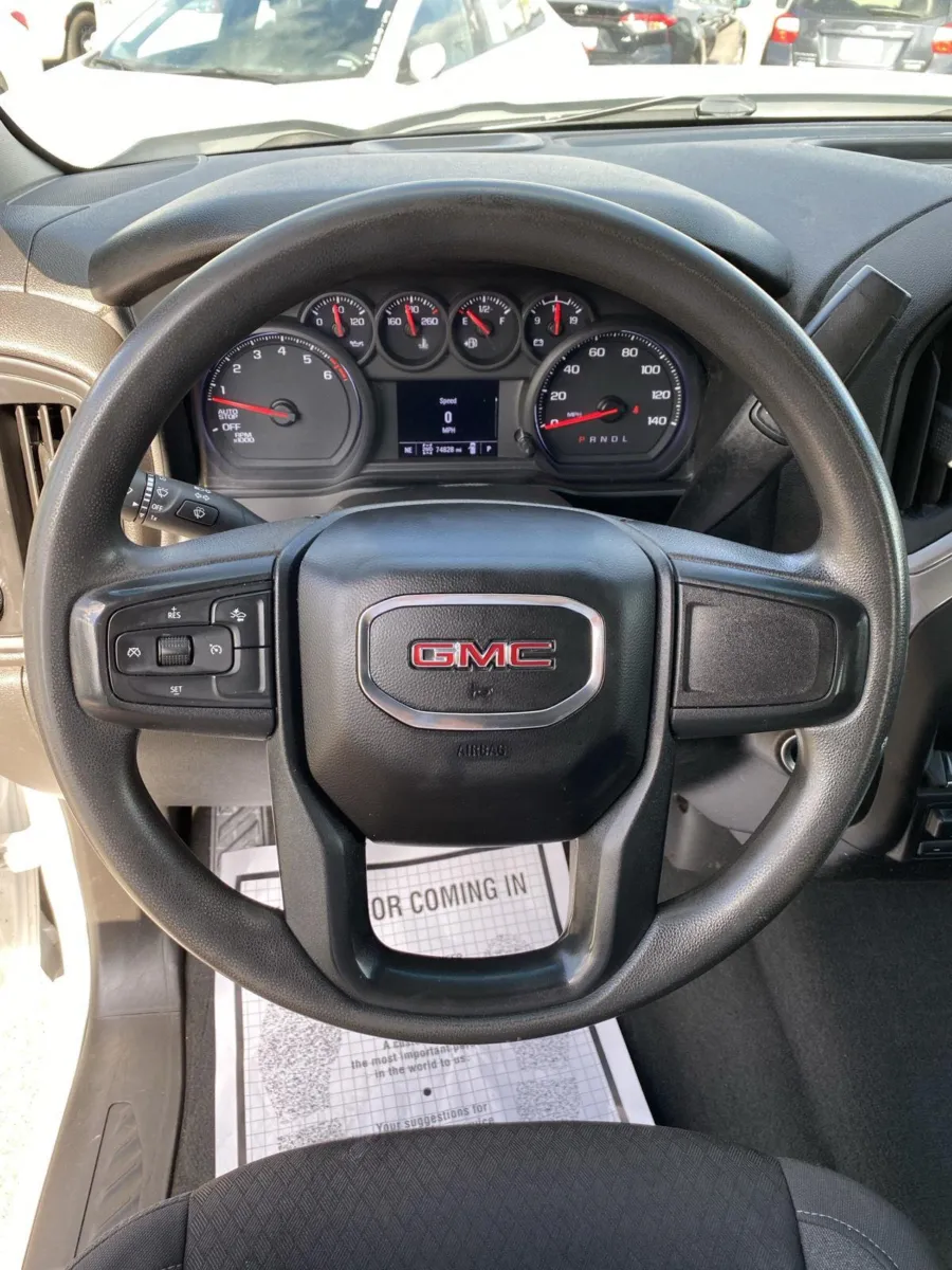GMC Sierra photo 16