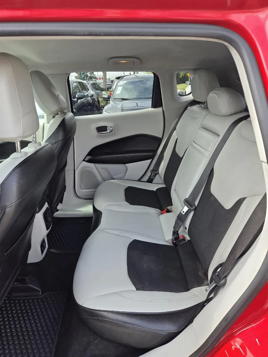 Jeep Compass photo 16
