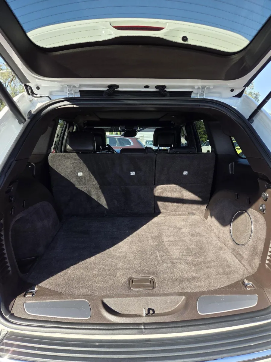 2019 JEEP GRAND CHEROKEE Overland photo 11