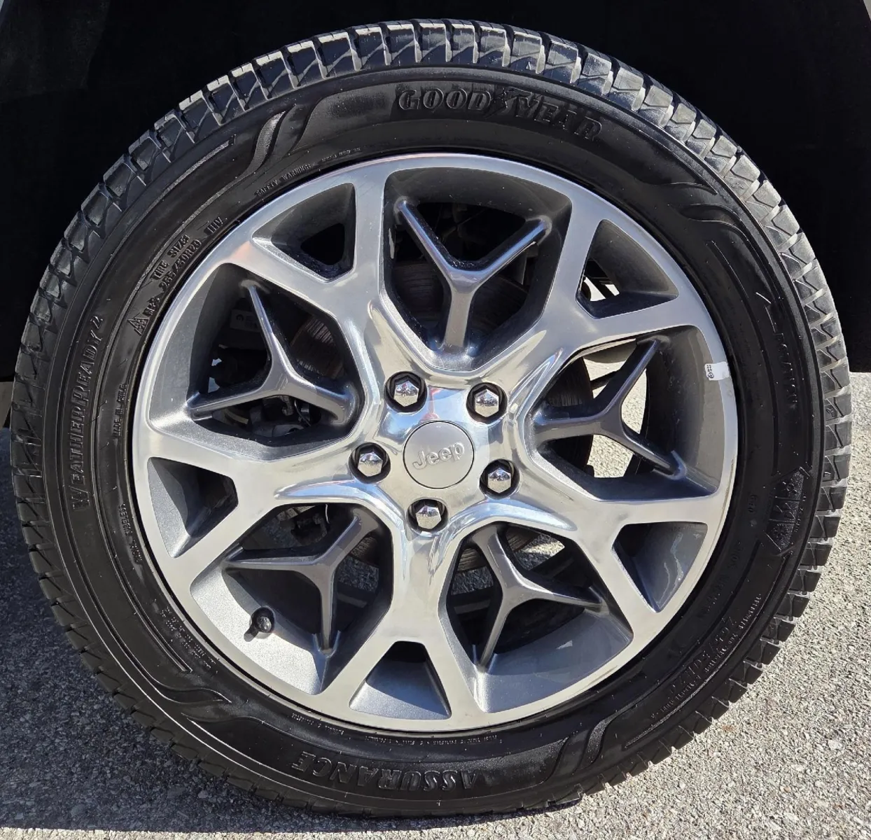 2019 JEEP GRAND CHEROKEE Overland photo 12
