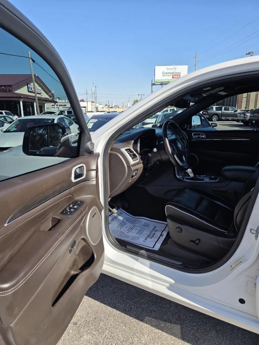 2019 JEEP GRAND CHEROKEE Overland photo 13