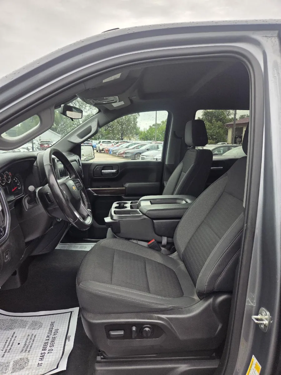 Chevrolet Silverado photo 12