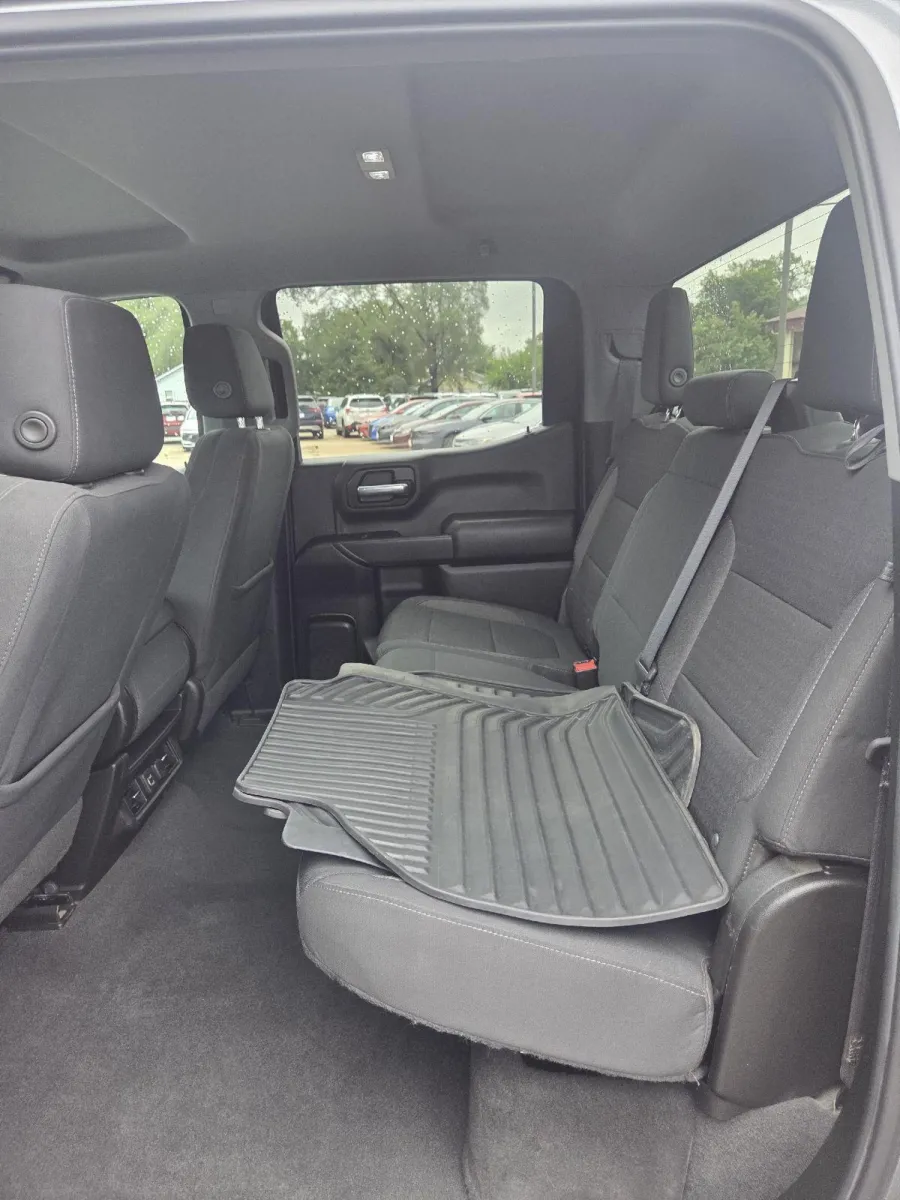 Chevrolet Silverado photo 14
