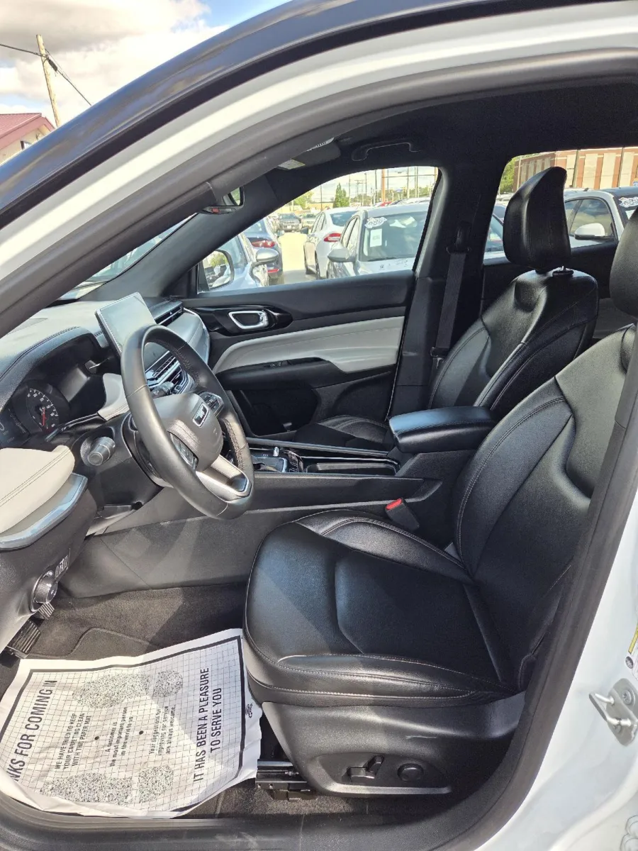 Jeep Compass photo 14