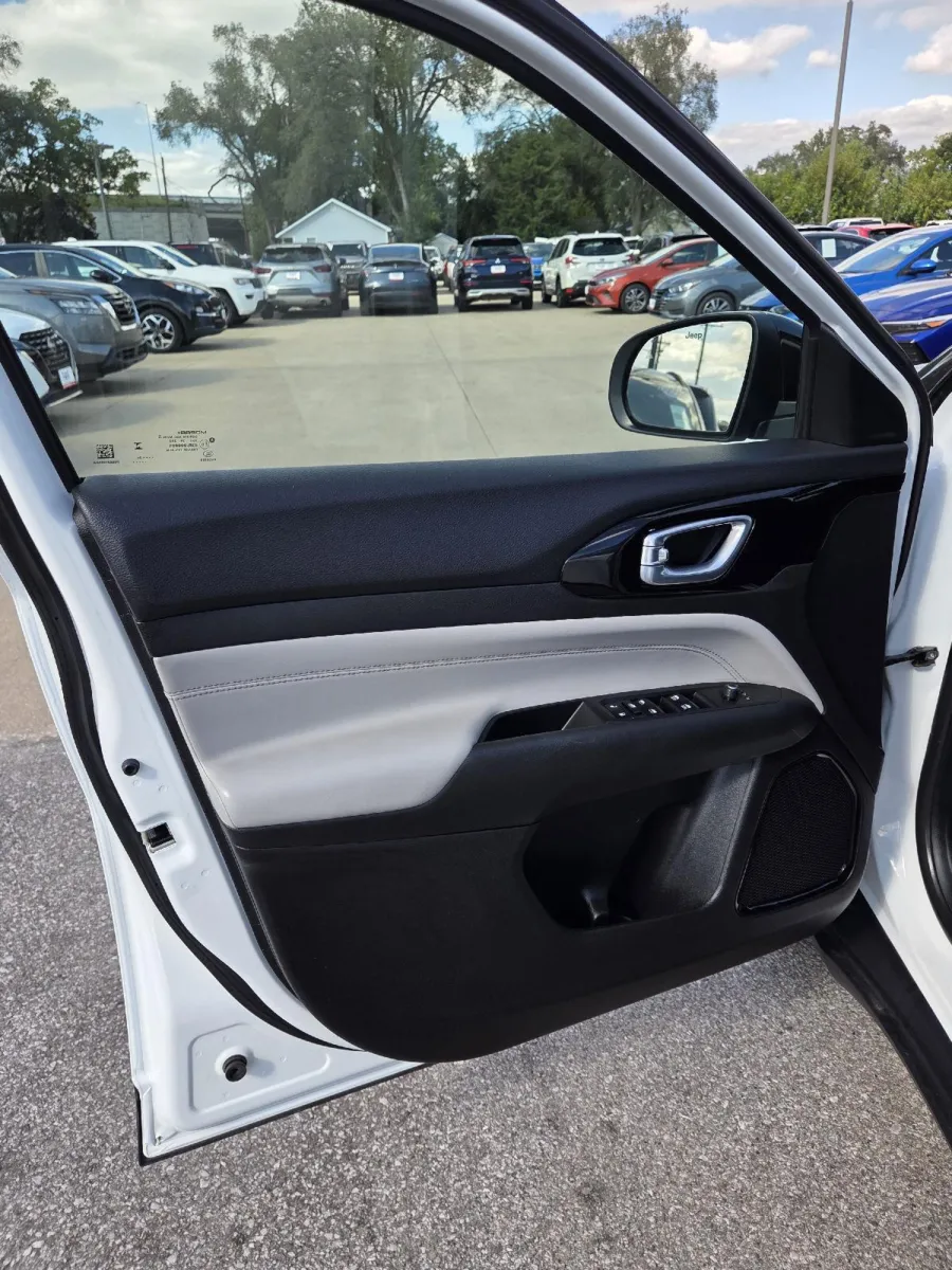Jeep Compass photo 15
