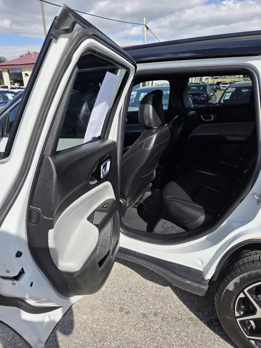 Jeep Compass photo 16