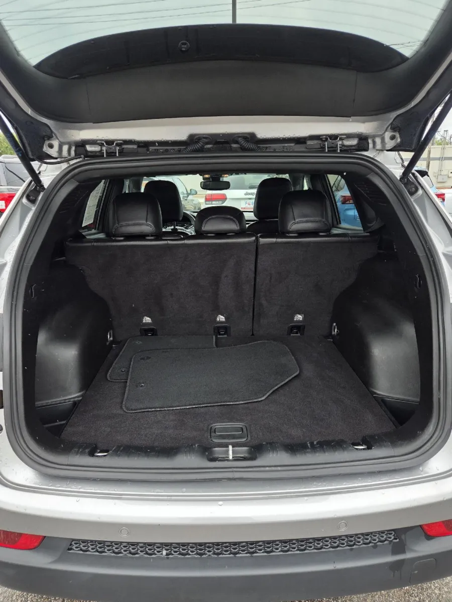 Jeep Compass photo 11