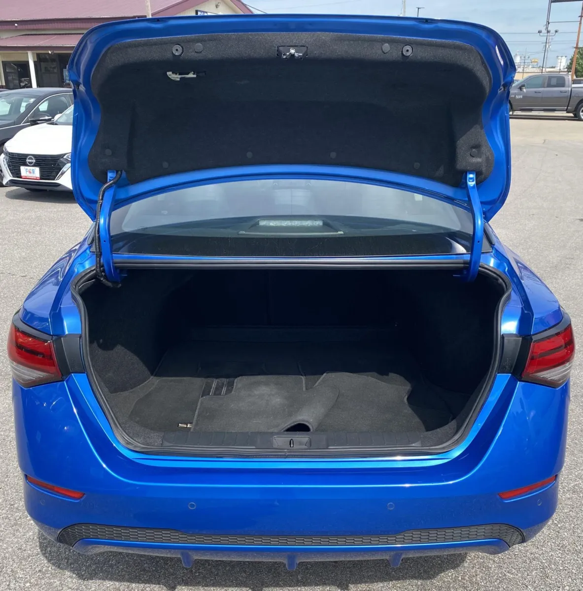 Nissan Sentra photo 10