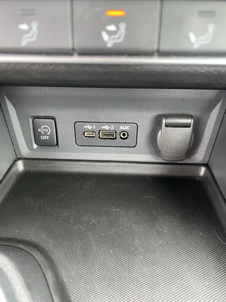 Nissan Sentra photo 23