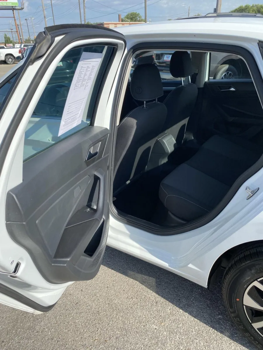 Volkswagen Jetta photo 14