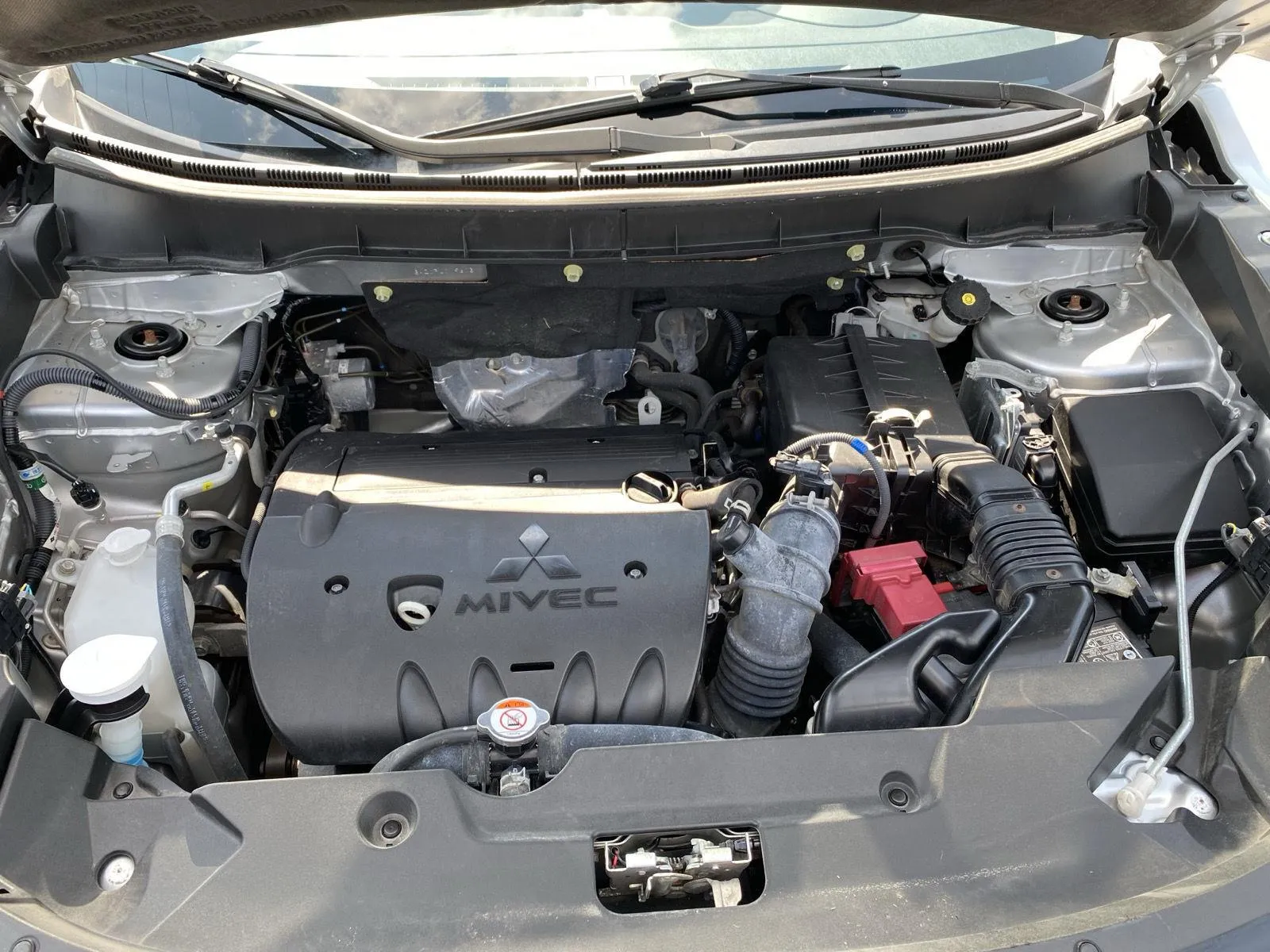 Mitsubishi Outlander Sport photo 4