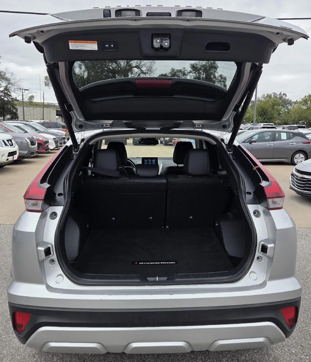 2025 Mitsubishi Eclipse Cross SE photo 10