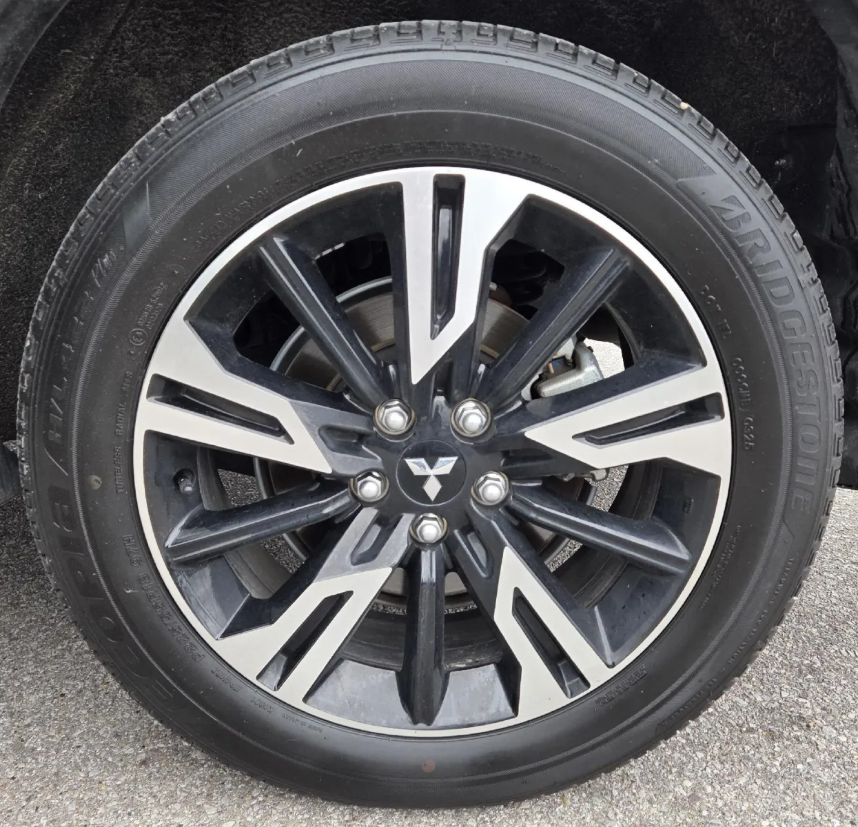 2025 Mitsubishi Eclipse Cross SE photo 12