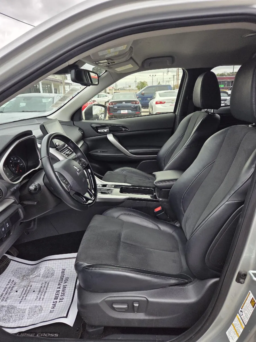 2025 Mitsubishi Eclipse Cross SE photo 14