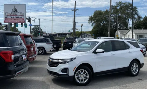 White 2024 Chevrolet Equinox LT for sale in Des Moines, IA