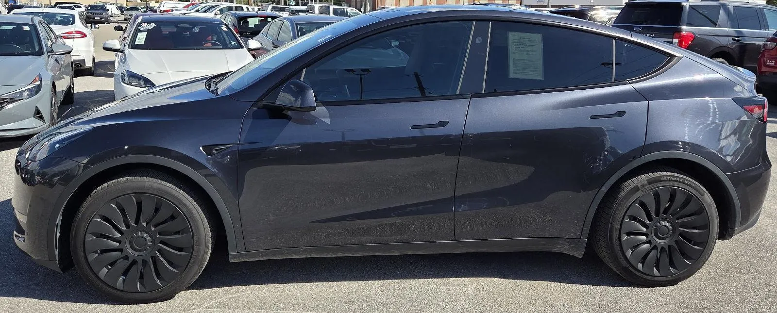 Tesla Model Y photo 6