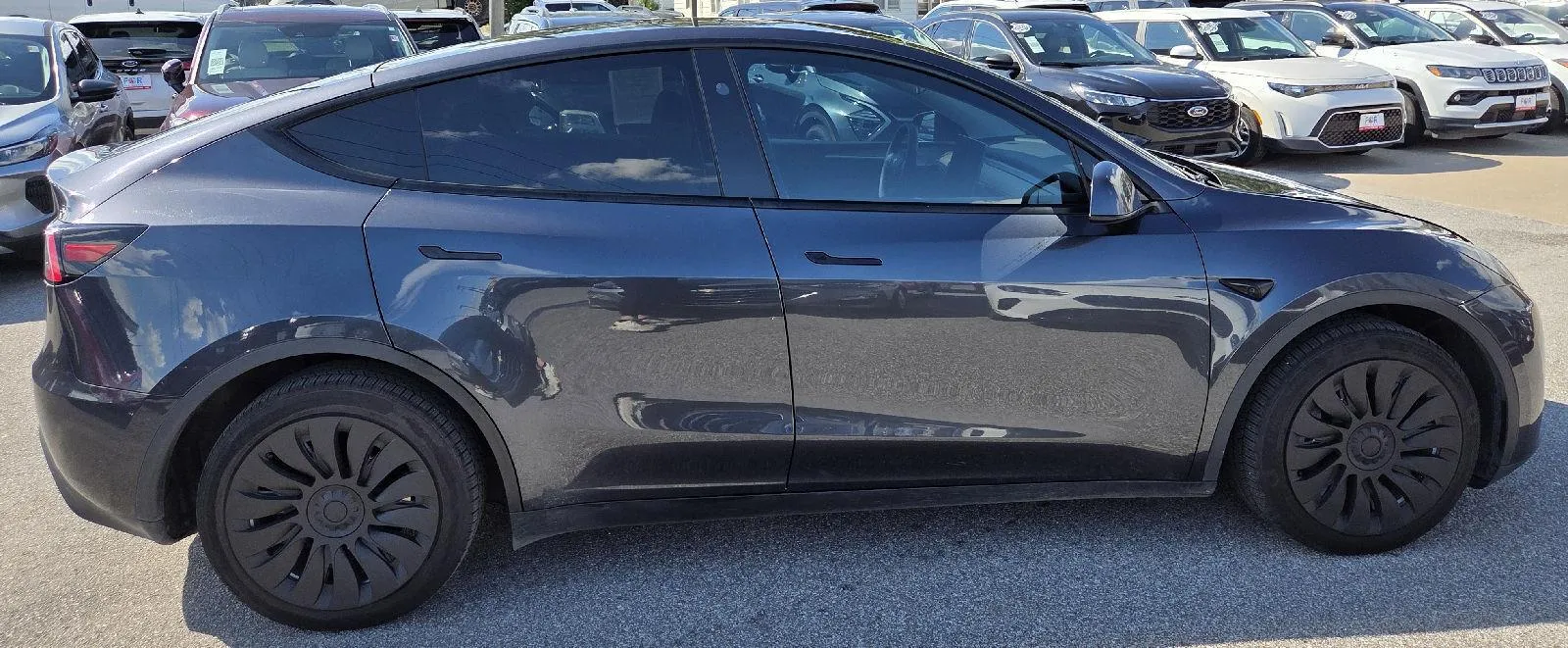 Tesla Model Y photo 7
