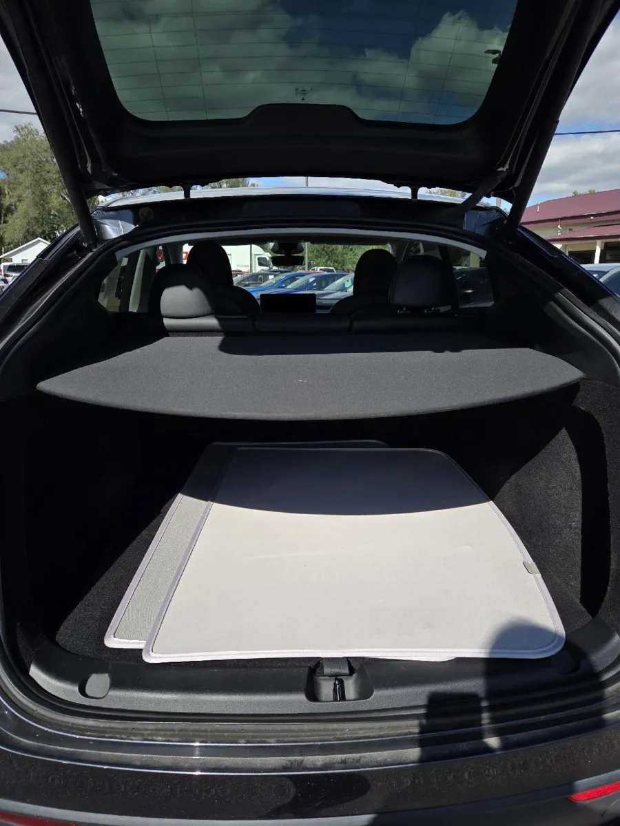 Tesla Model Y photo 12