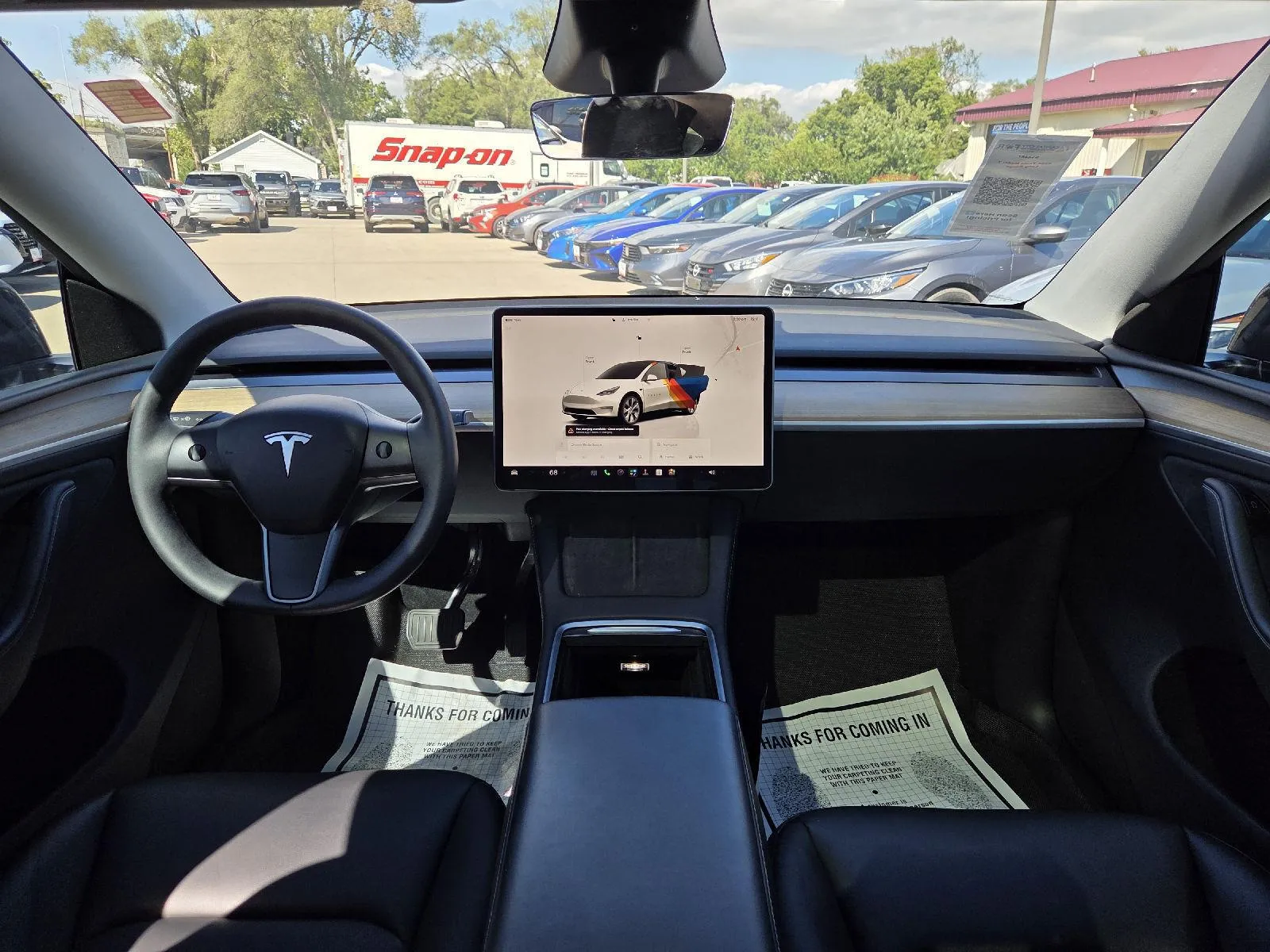 Tesla Model Y photo 18