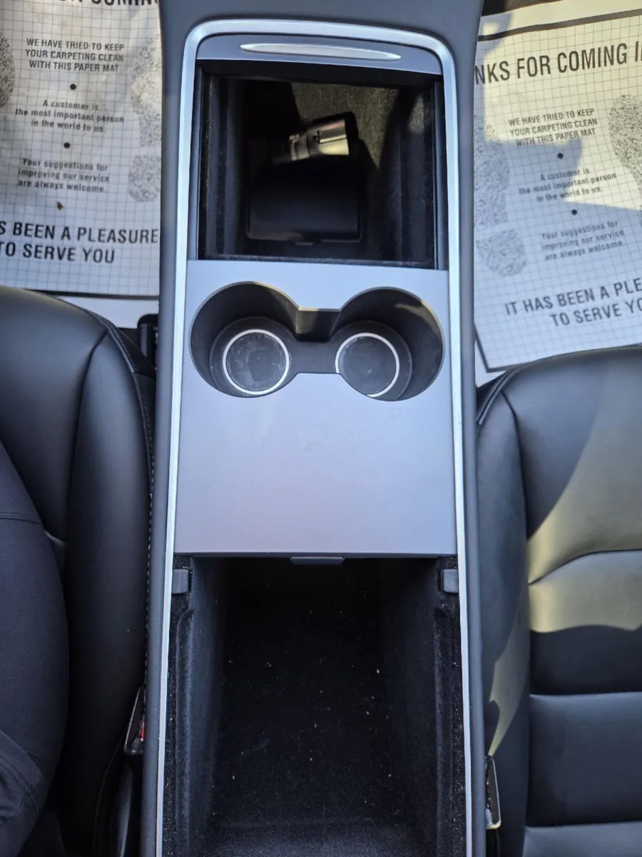 Tesla Model Y photo 22
