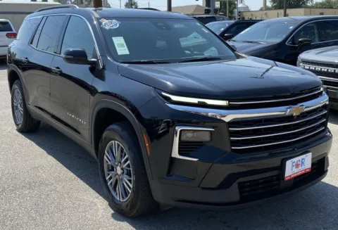 Photos of 2025 Chevrolet Traverse AWD LT for sale in Des Moines, IA at Capital City Motor Company