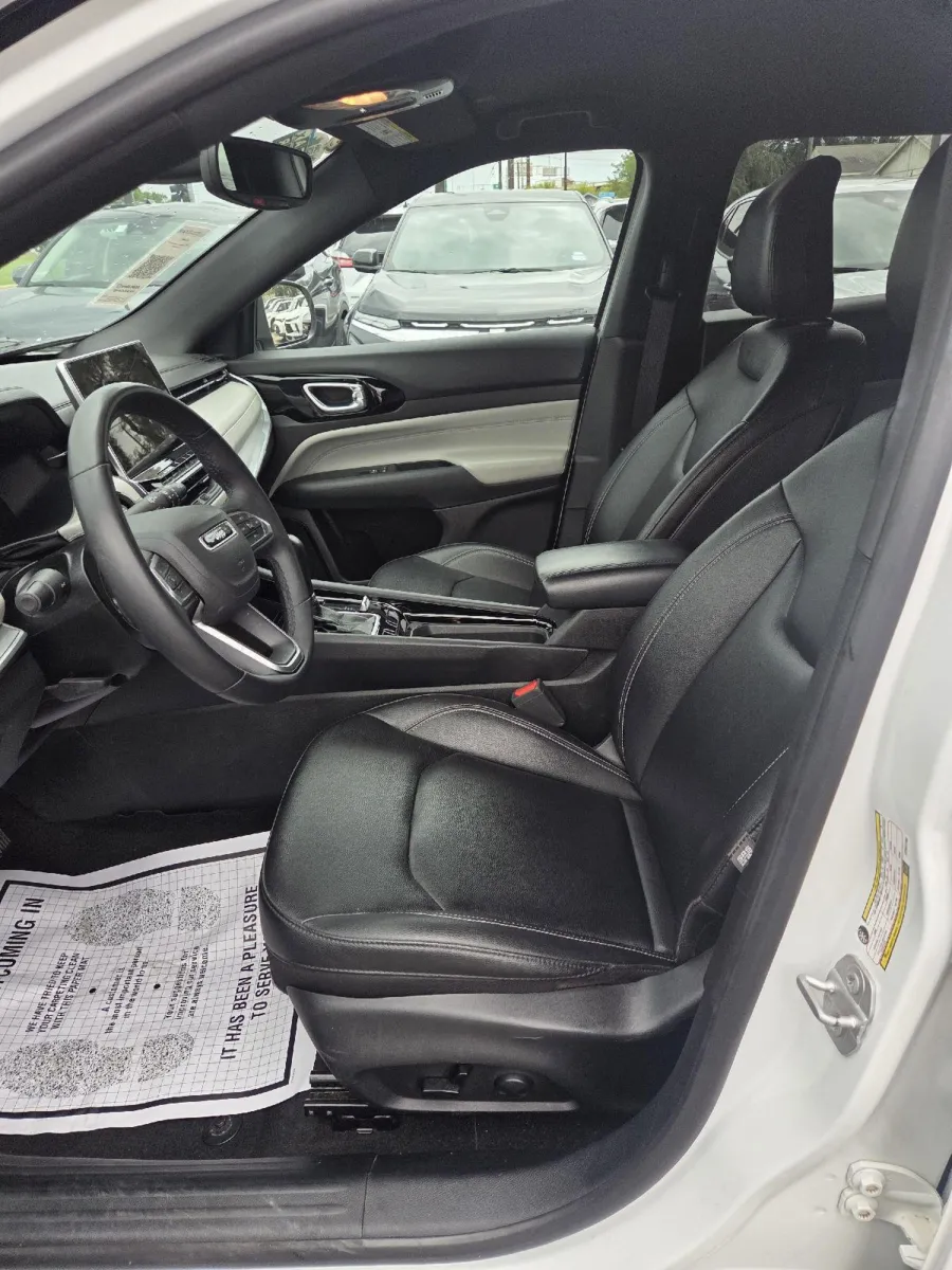 Jeep Compass photo 14