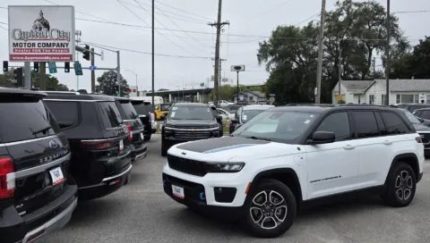 White 2024 Jeep Grand Cherokee 4xe Trailhawk for sale in Des Moines, IA