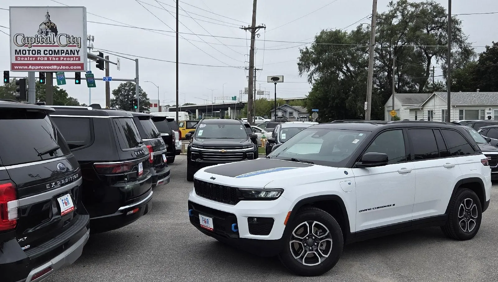 White 2024 Jeep Grand Cherokee 4xe Trailhawk for sale in Des Moines, IA