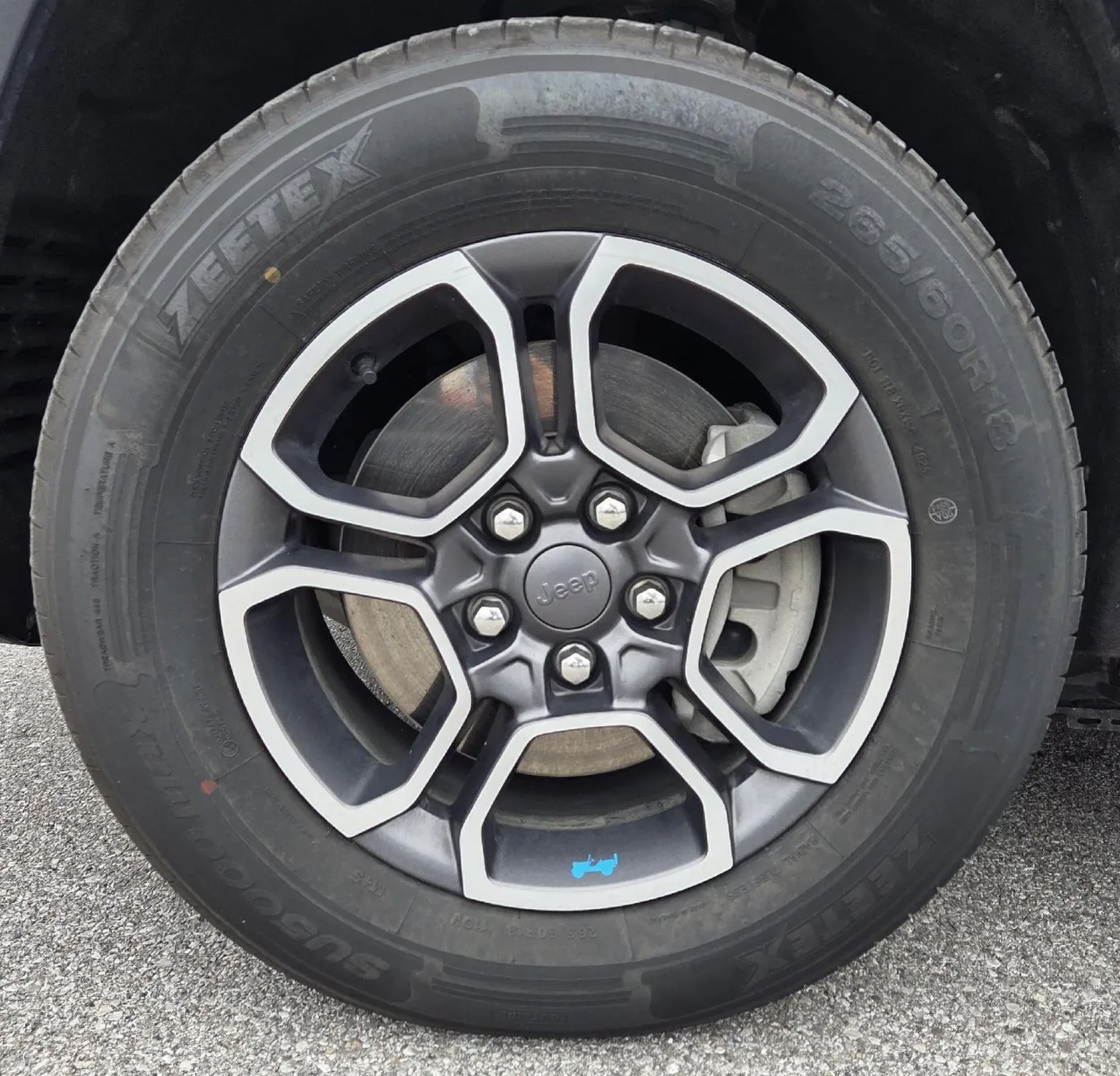 Jeep Grand Cherokee photo 12