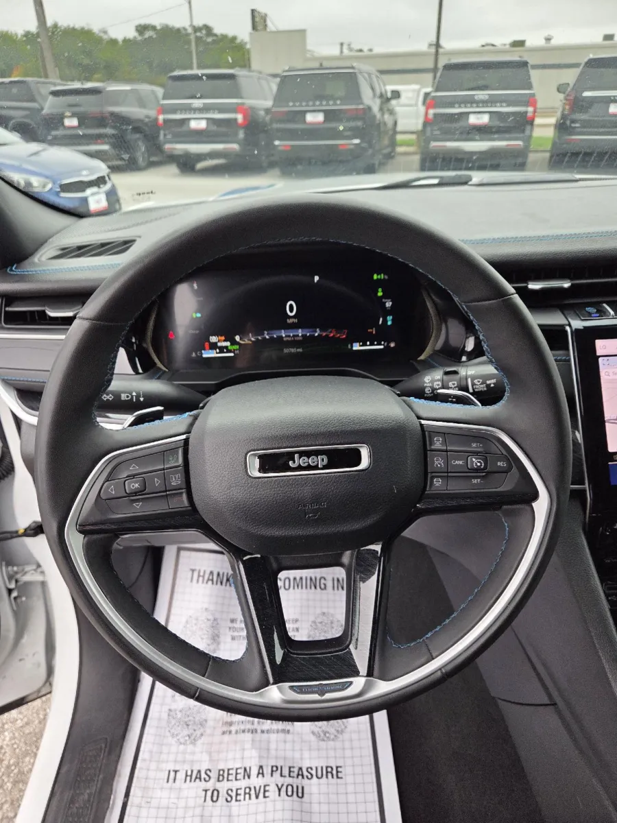 Jeep Grand Cherokee photo 19