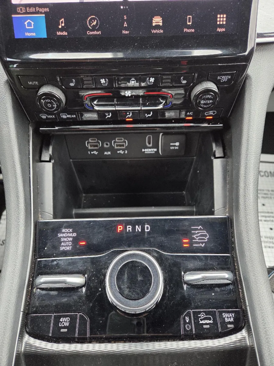 Jeep Grand Cherokee photo 24