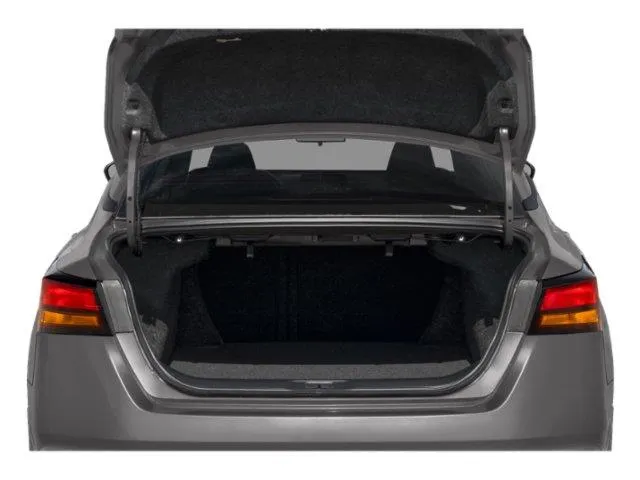 Nissan Altima photo 6