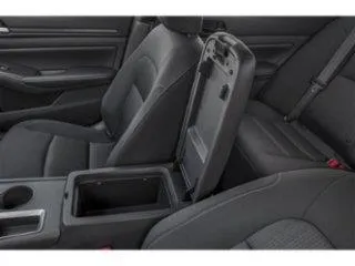 Nissan Altima photo 9