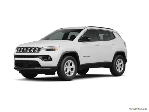 White 2024 Jeep Compass Latitude for sale in Des Moines, IA