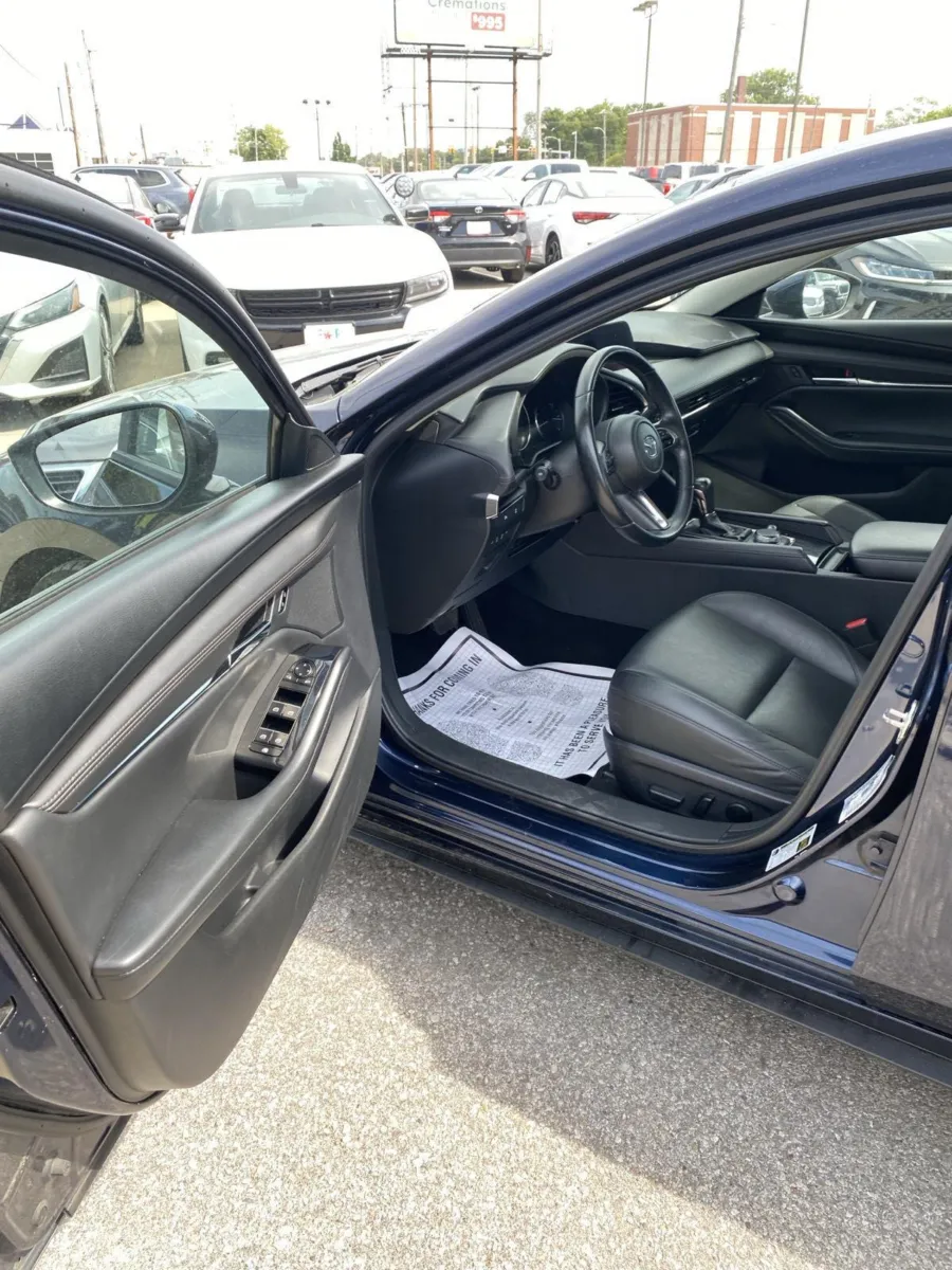 Mazda Mazda3 photo 11