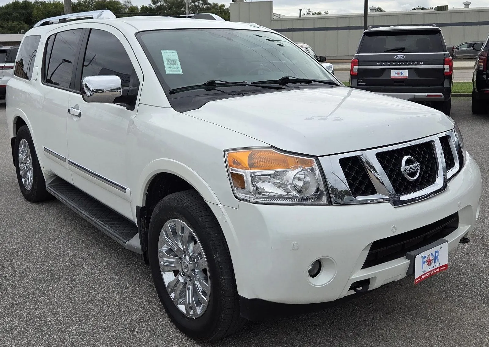Nissan Armada photo 2