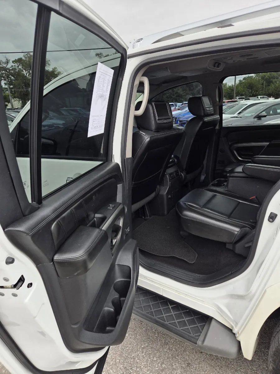 Nissan Armada photo 15