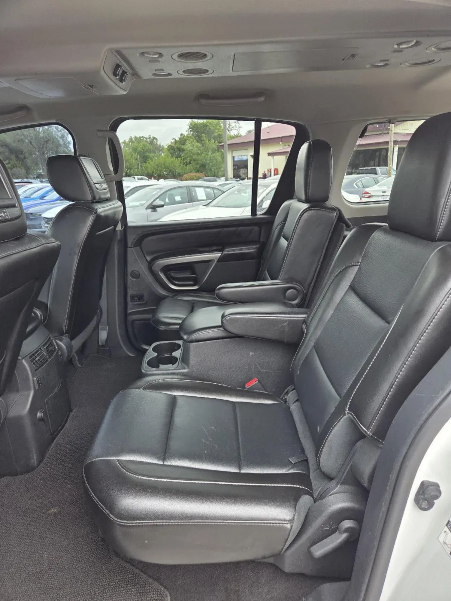 Nissan Armada photo 16