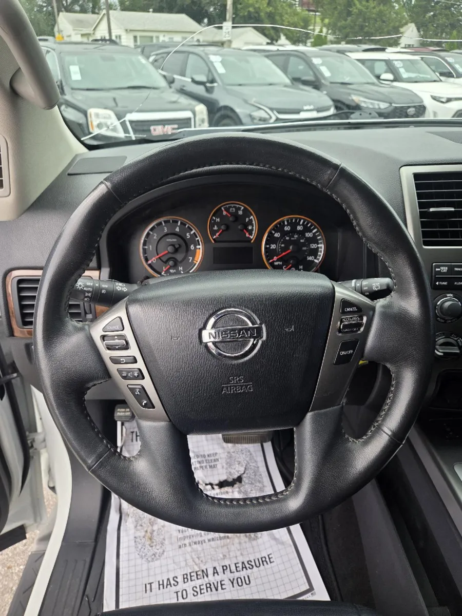 Nissan Armada photo 22
