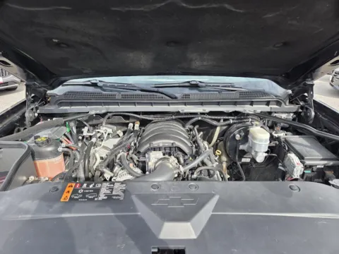 More photos of 2018 Chevrolet Silverado 1500 High Country at Capital City Motor Company, IA