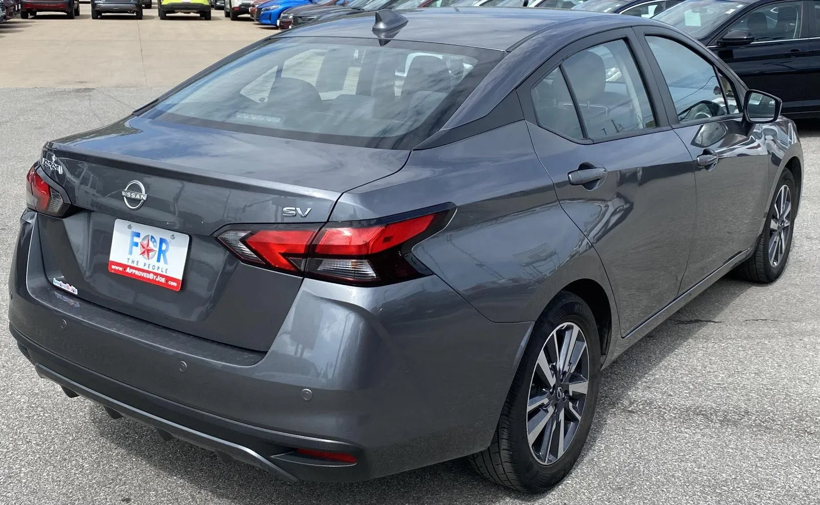 Nissan Versa photo 7