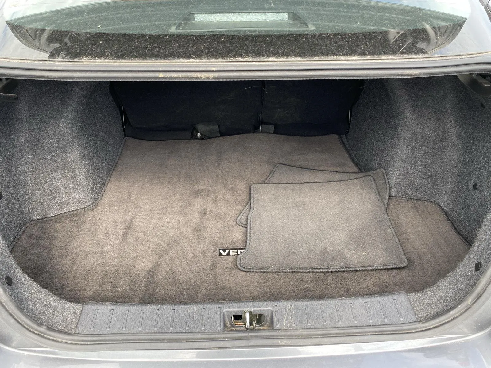 Nissan Versa photo 11