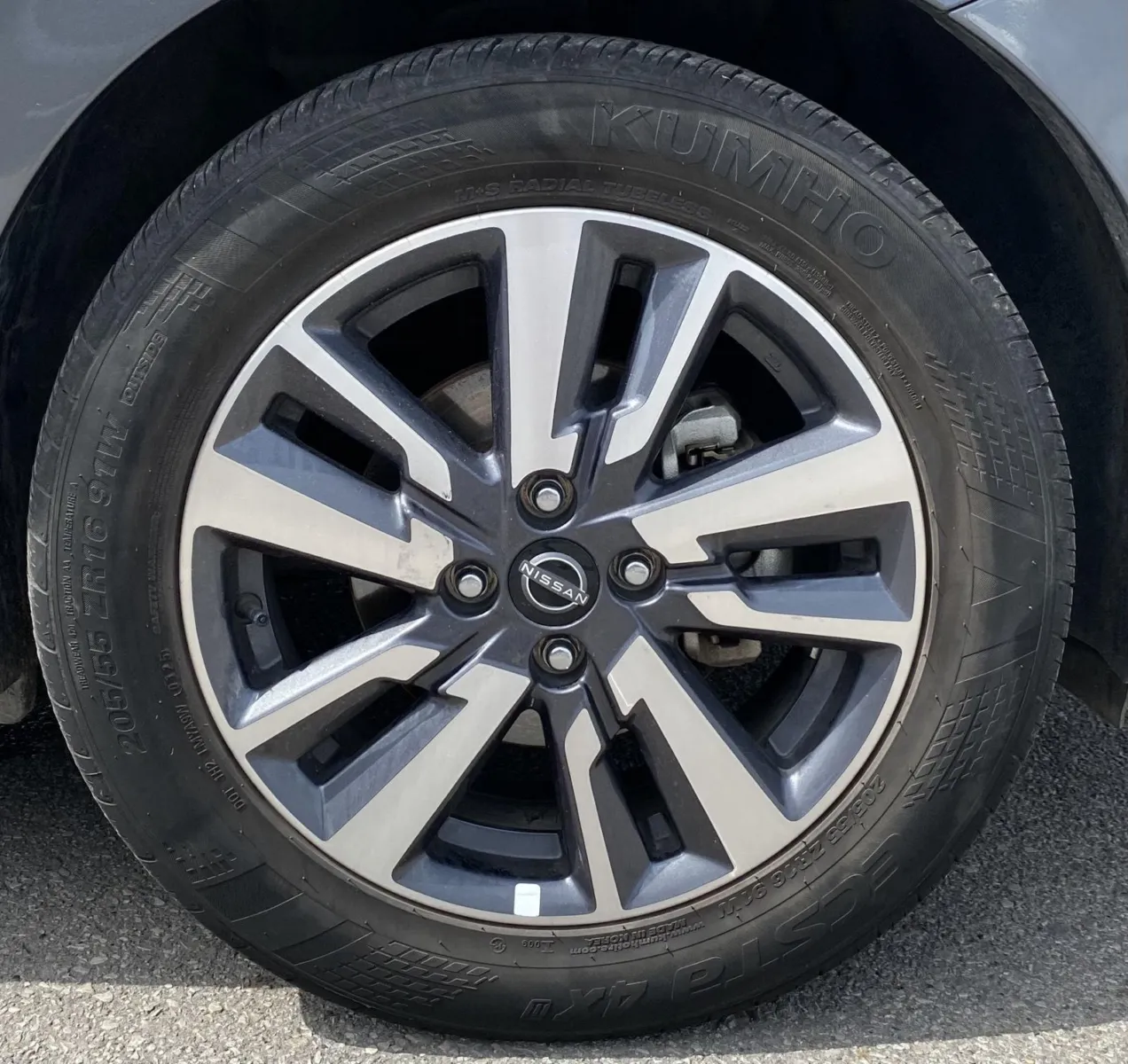 Nissan Versa photo 12