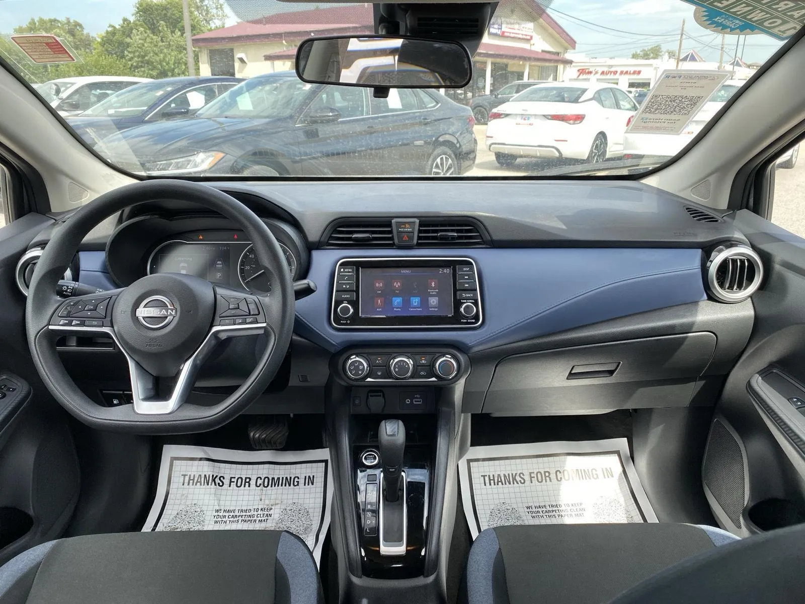 Nissan Versa photo 18