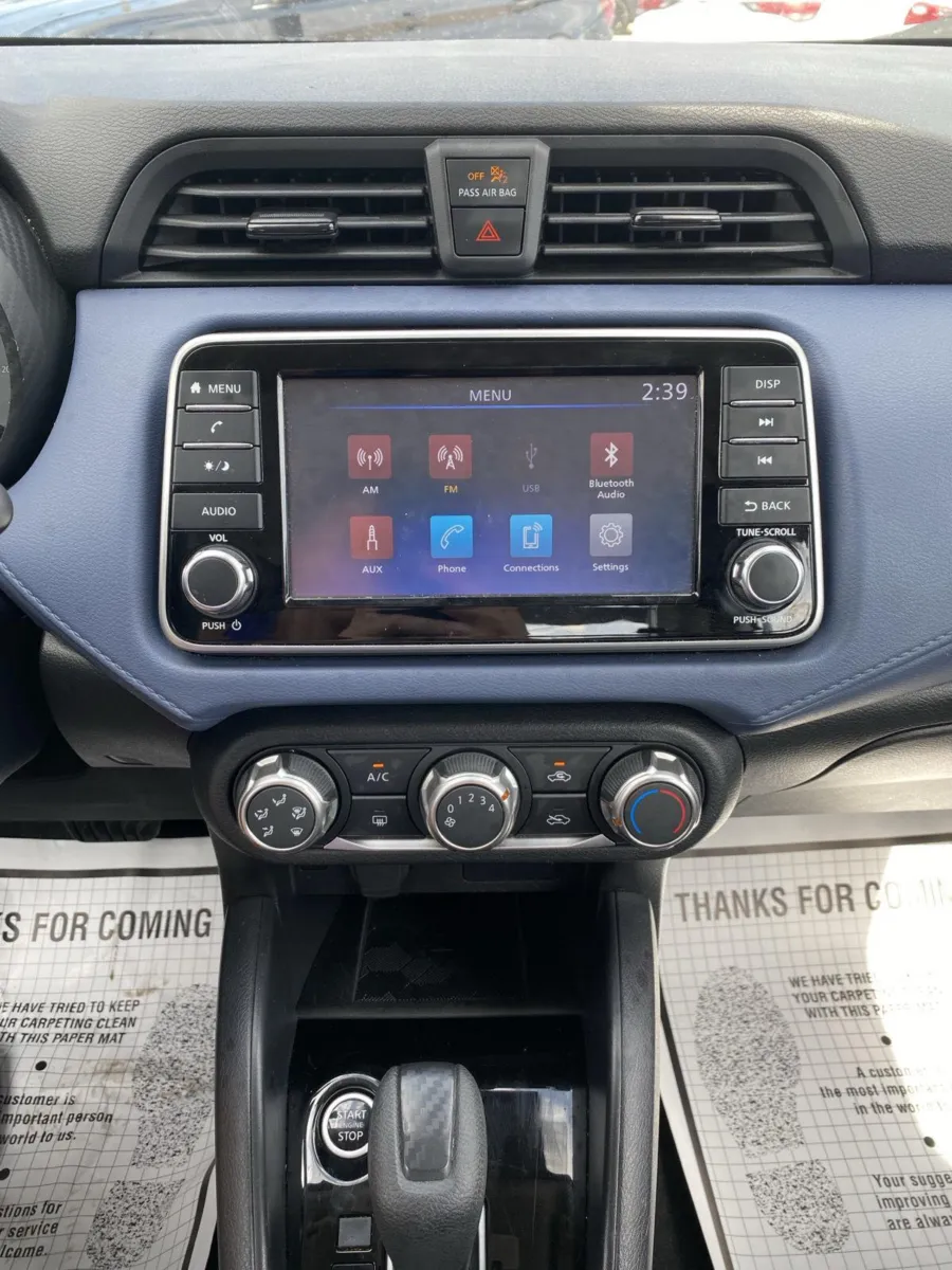 Nissan Versa photo 21