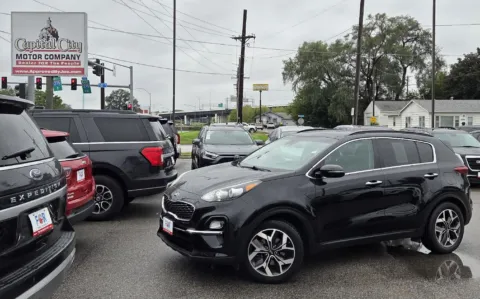 Black 2022 Kia Sportage EX for sale in Des Moines, IA