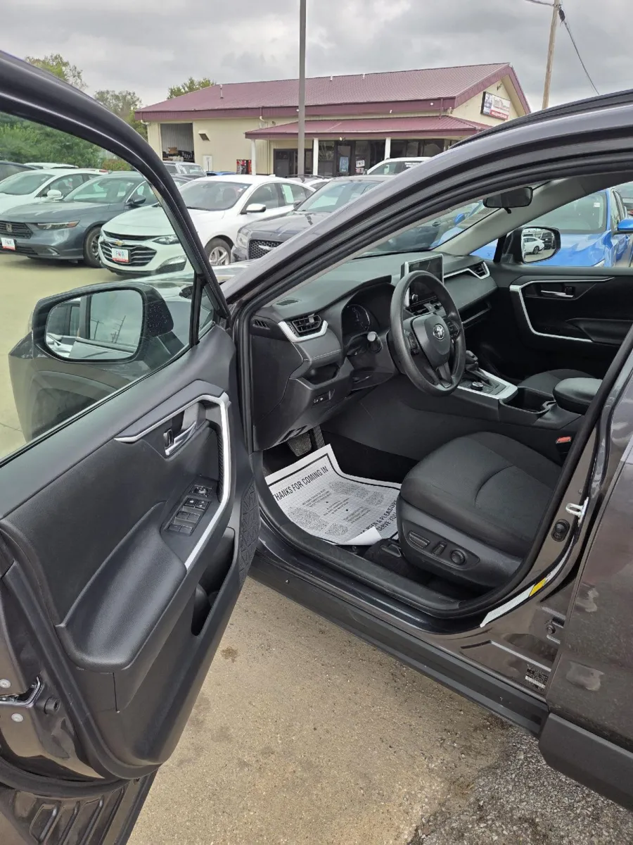 Toyota RAV4 photo 12